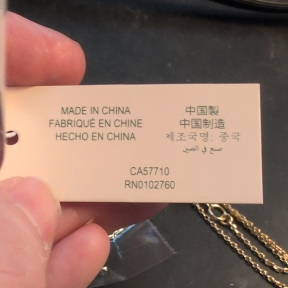 Kate Spade Gold and Multicolor Necklace with Elegant Pendant NWT NEW WITH TAG - Picture 5 of 8